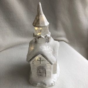 DEMDACO Collection -Xmas Chapel / Battery powered.